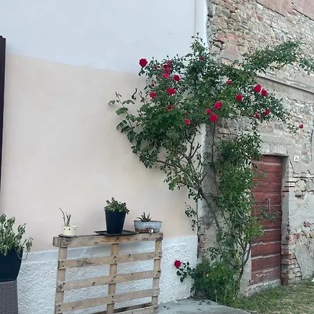 Old School Bacedasco Bed & Breakfast Vernasca