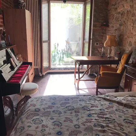 Old School Bacedasco Bed & Breakfast
