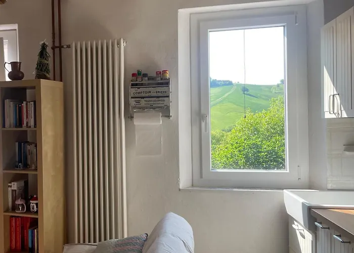 לינה וארוחת בוקר Old School Bacedasco *